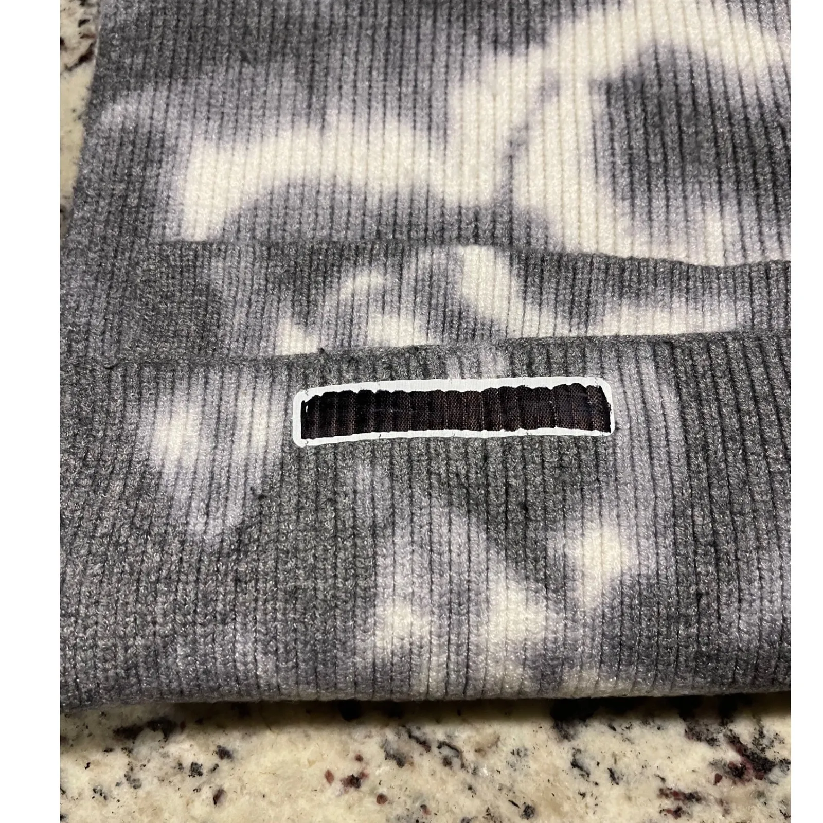 Calvin Klein Women Tie Dye Knit Scarf Gray White Ribbed Cozy Winter Accessory - Image 5