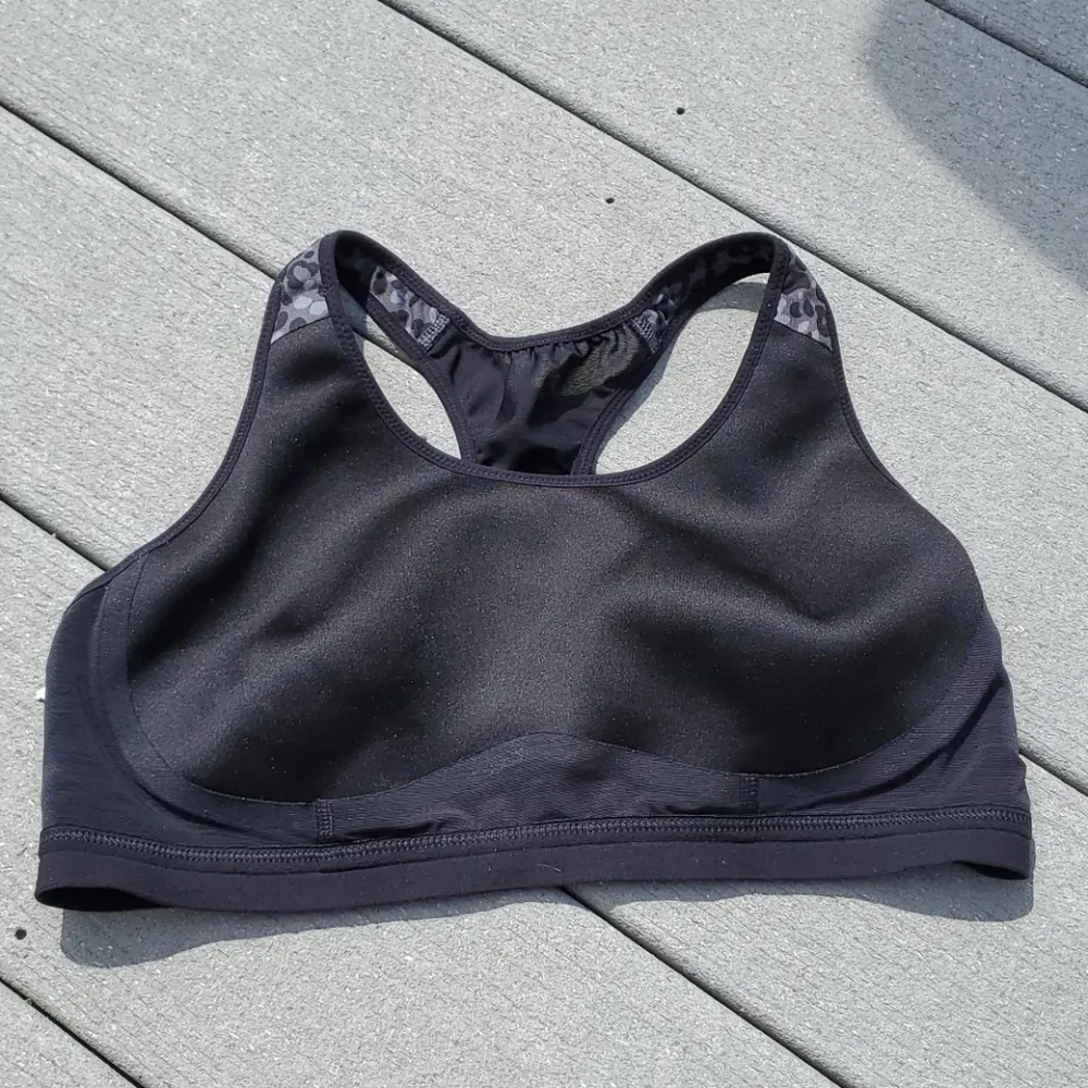 Nike Dri-FIT Swoosh Medium-Support Animal Print Sports Bra - Image 5