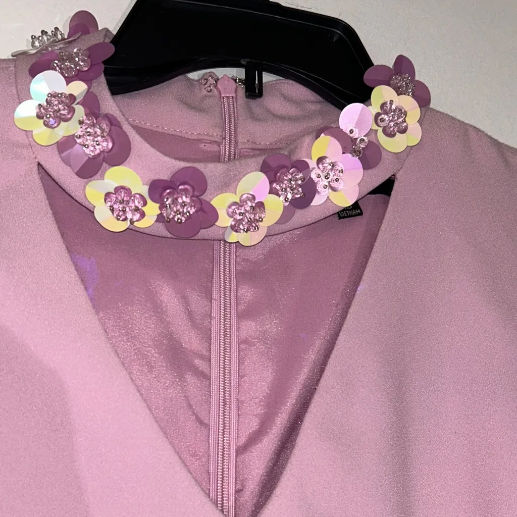 Alex Marie Sheath Dress Lilac Size 10‎ with Sequin Flower Collar - Image 3