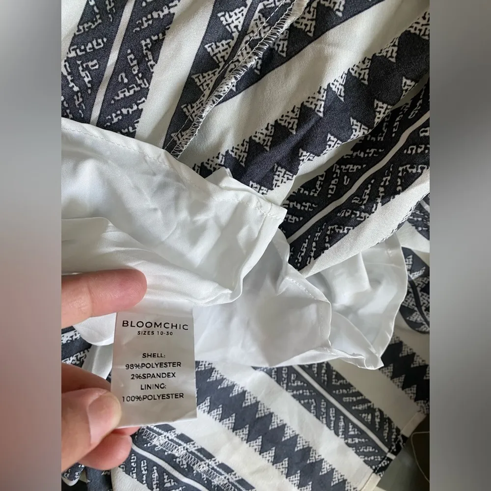 Geometric Pocket Split Wrap Maxi Dress - Image 5