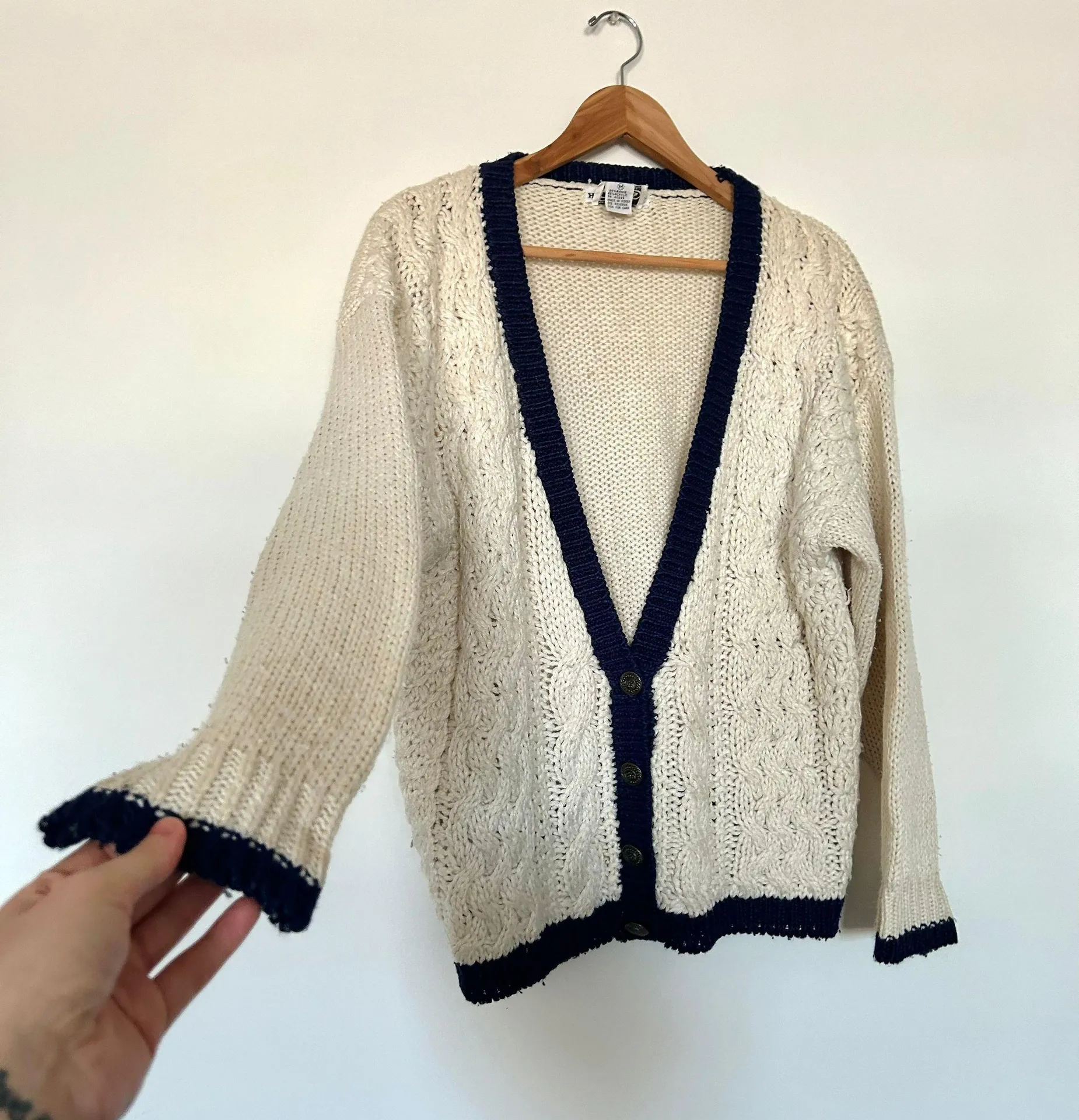 Vintage Contrast Cream And Navy Cardigan Sweater Blue Size M - Image 4