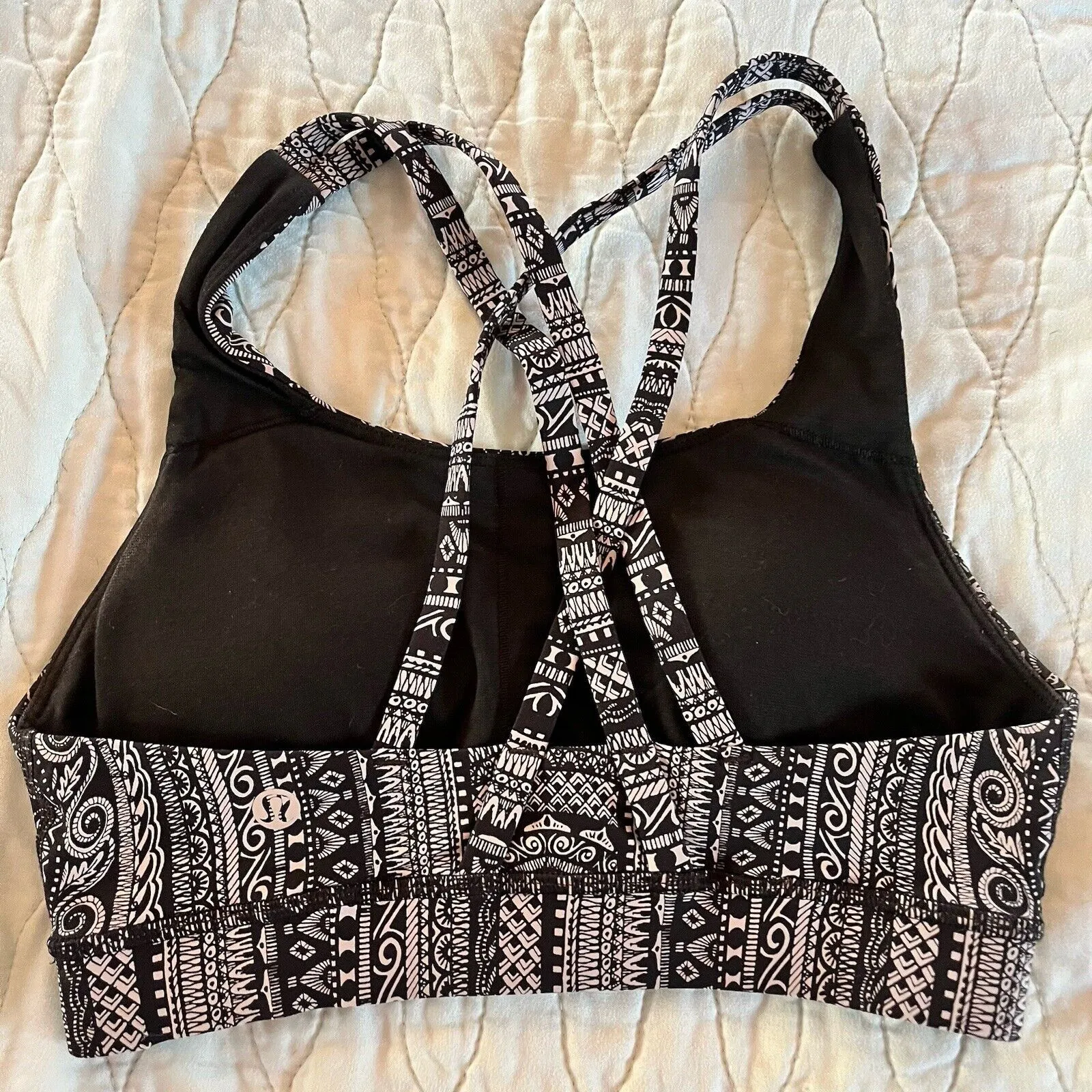 Lululemon 4/S Energy Sports Bra Geometric Black And White Padded EUC - Image 2