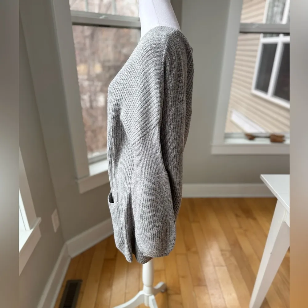 Wild Fable Light Gray Oversized Balloon Sleeve Cardigan Sweater Size Large - Image 2