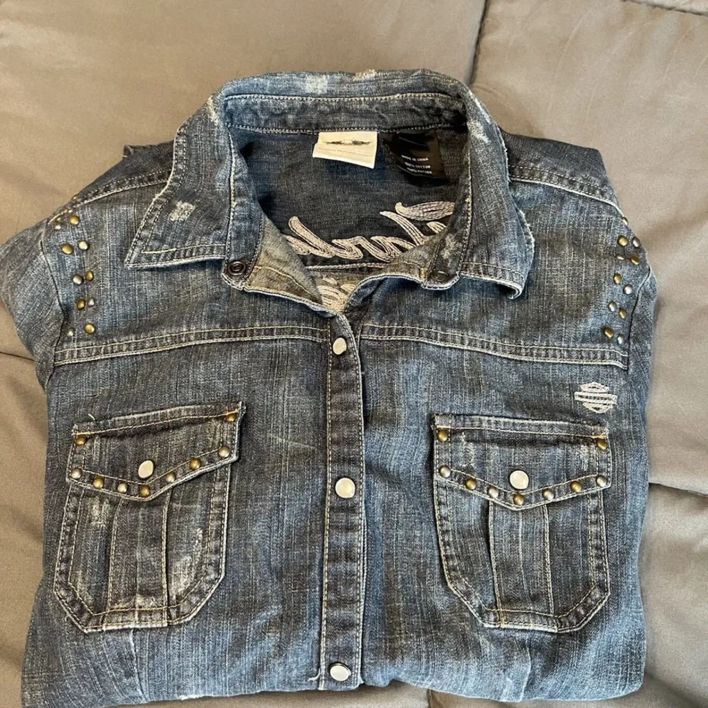 Harley Davidson Shirt Womens MediumDenim Embroidered Pearl Snap Long Sleeve Roll Blue Size M - Image 2