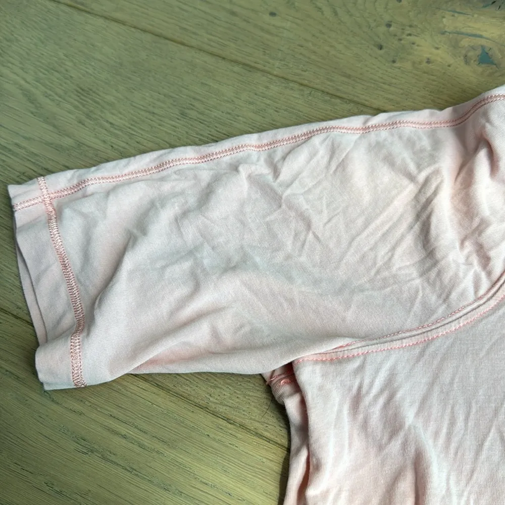 lululemon athletic t shirt size 4 - Image 3