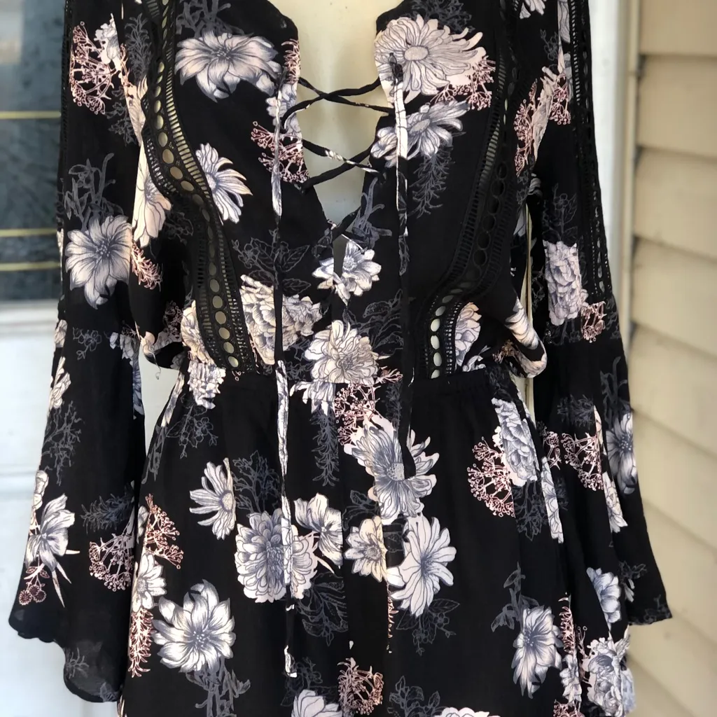 American Rah junior’s lace-up bell sleeve dress - Image 7