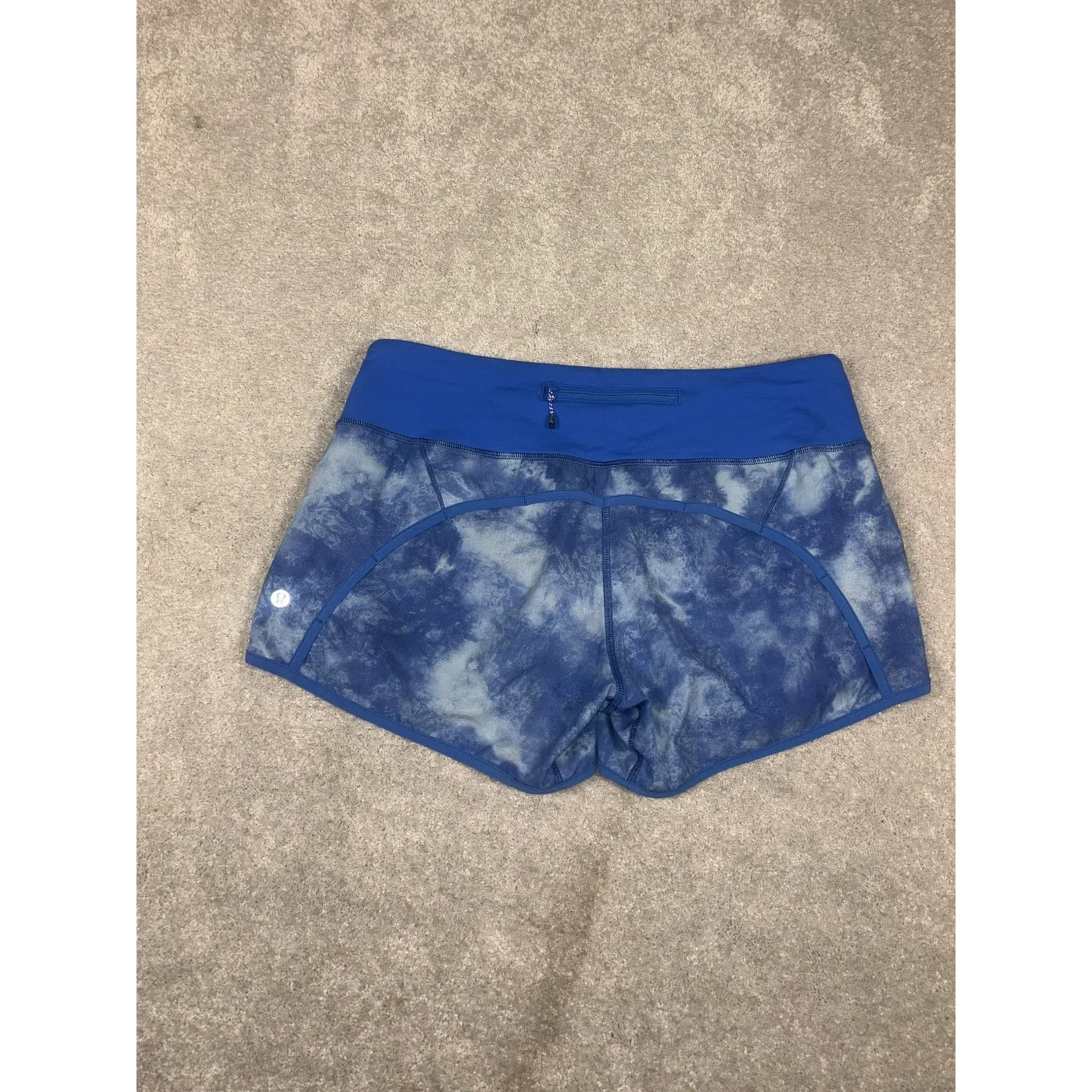 Lululemon Women's Speed Up Shorts Blue Tie Dye Size 8 - Image 2