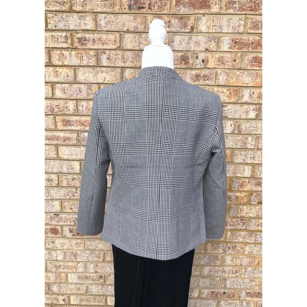 T Tahari NWT  Plaid Open Front Blazer - Image 8