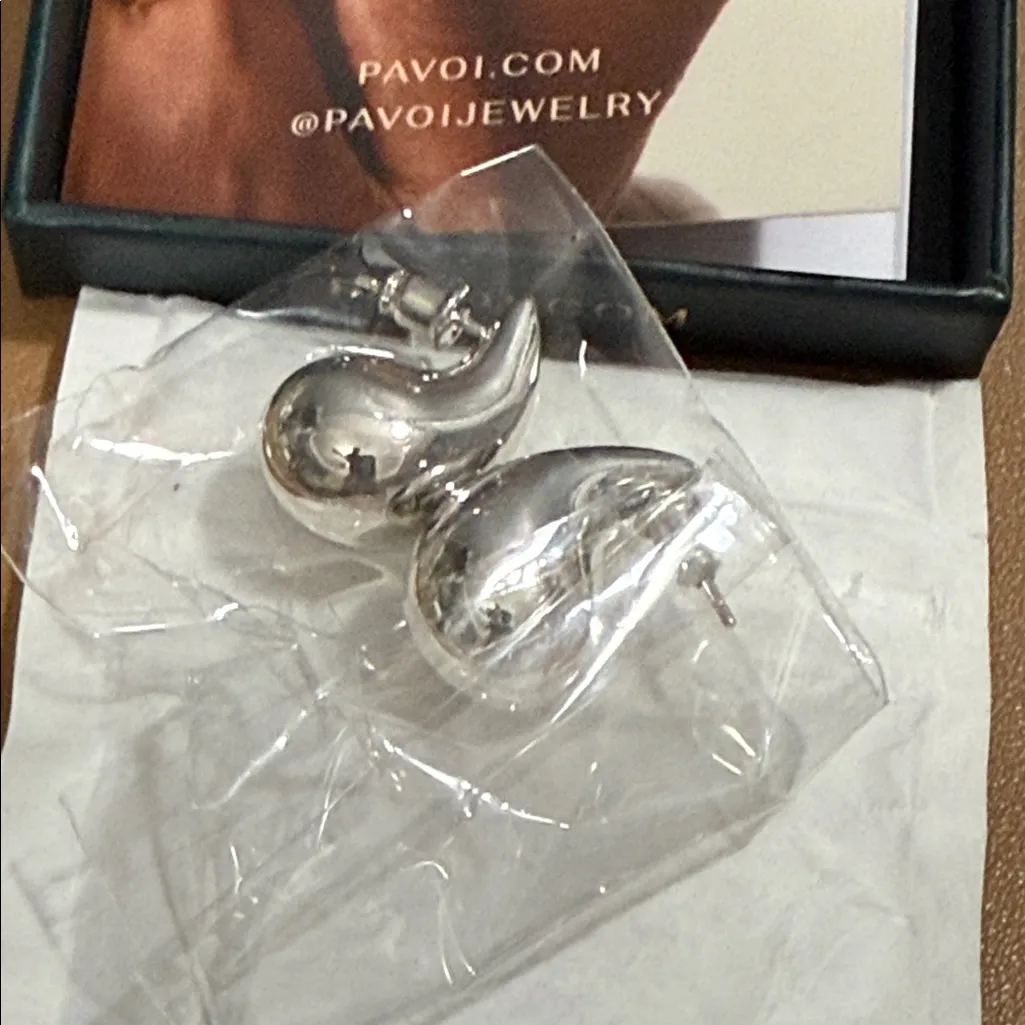 PAVOI teardrop hoop earrings Hypoallergenic; nickel, lead, and cadmium free NEW Silver - Image 2