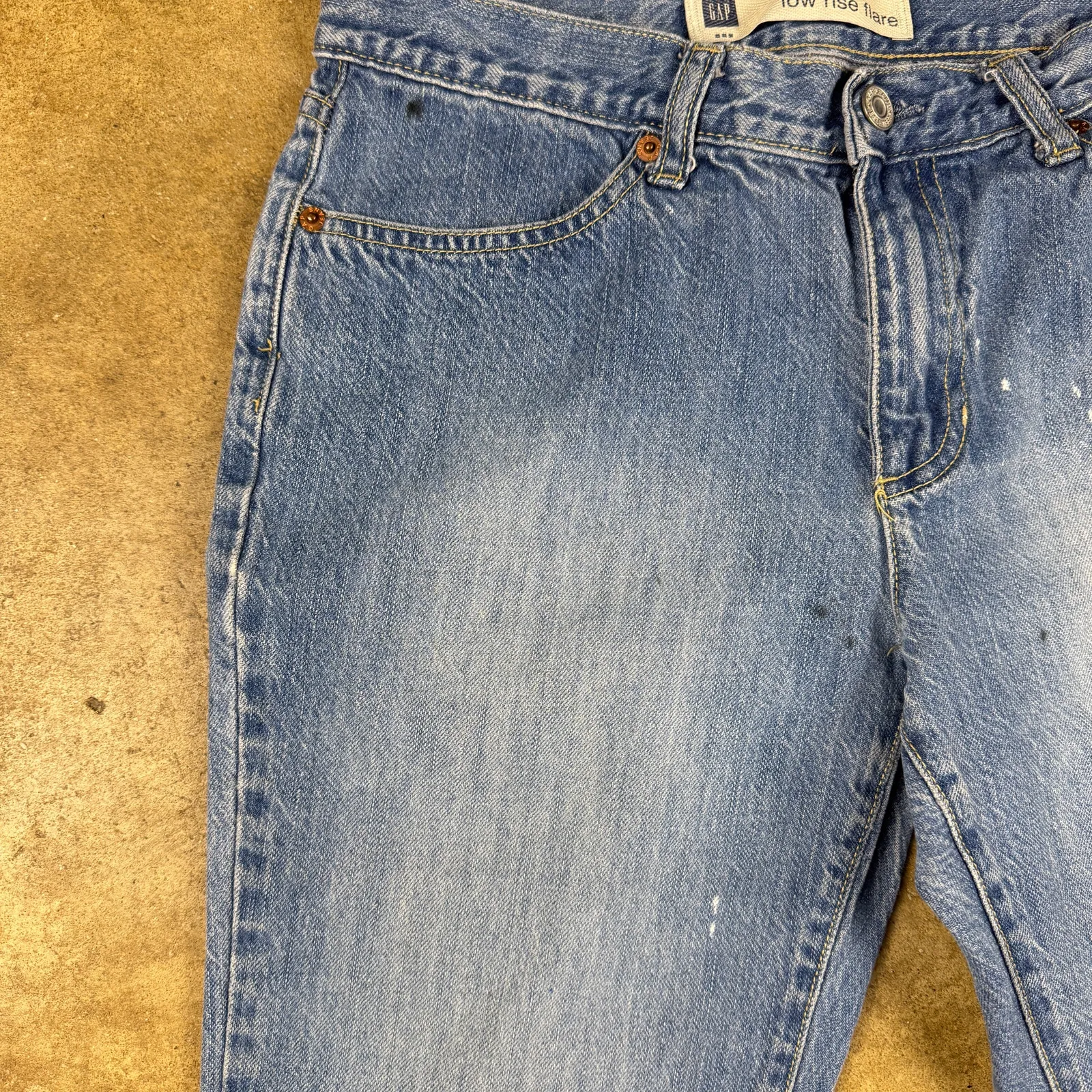 GAP Low Rise Flare Vintage Jeans Women’s Size 6 Paint Splatter‎ Y2K Denim - Image 3