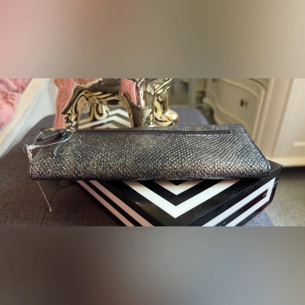 Kenneth Cole  Reaction Ladies Wallet - Image 3