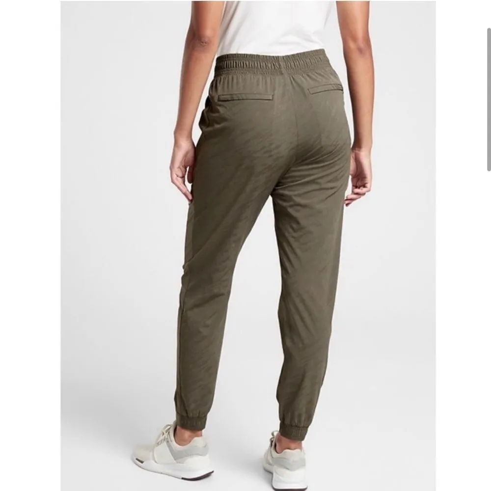 RARE Athleta Textured Brooklyn Jogger Mountain Olive Size 6 - Image 4