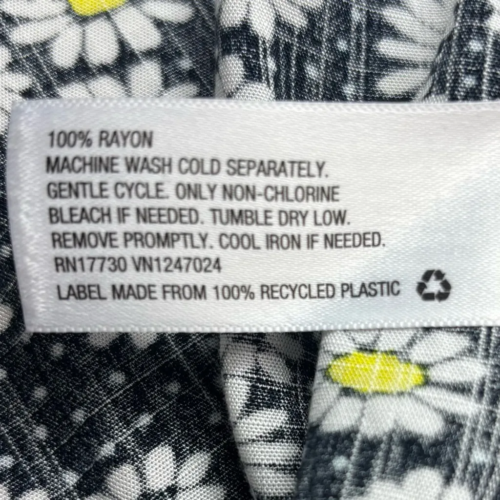 Wild Fable M Sunflowers Kimono Black n Yellow on White Floral Open Duster - Image 6