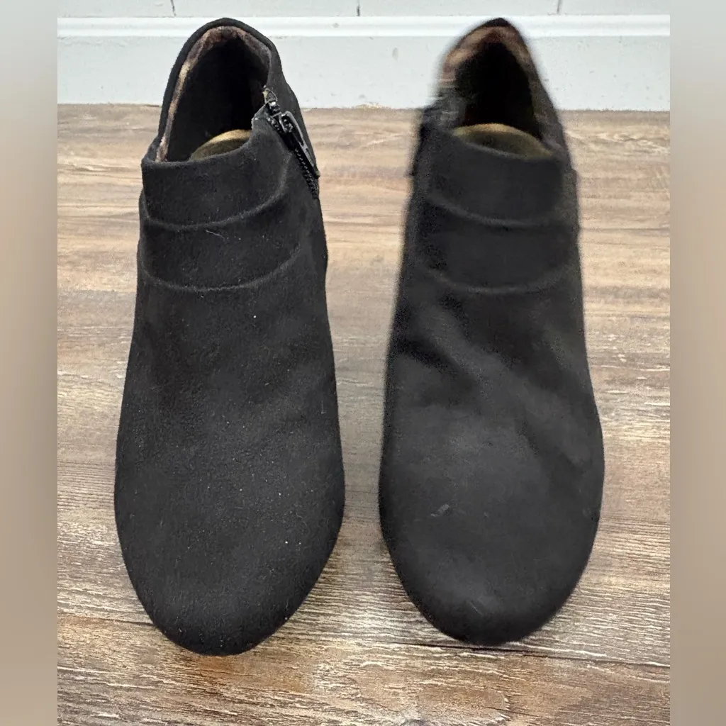 East 5th Faux Suede Black Heeled Ankle Booties 8 1/2 Work Business Coquette - Image 10