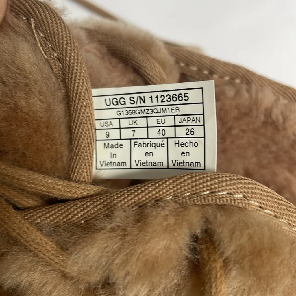 UGG Neumel Cozy Lace Up Fluffy Ankle Chukka Boots in Chestnut Size 9 - Image 13