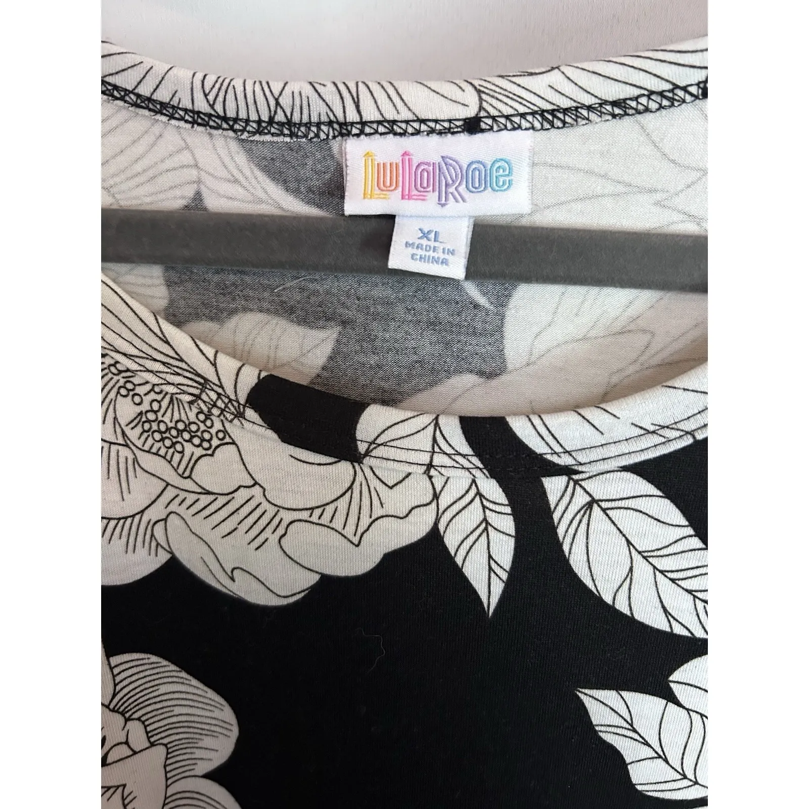 LuLaRoe Women's Size XL Jessie Black Floral Roses Swing Dress Short Sleeve - Image 3