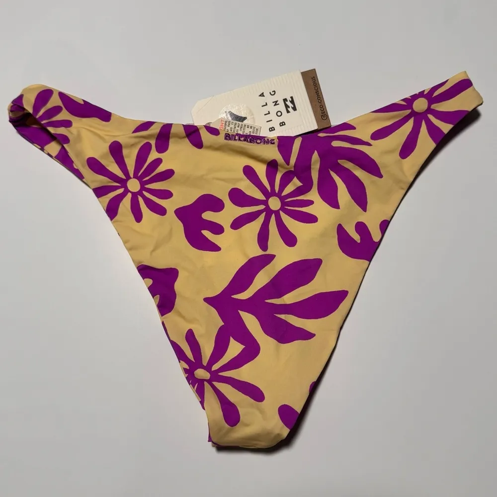 Billabong Women's Deep Sea Daisy Hike Bikini Bottom purple yellow REVERSIBLE - Image 4