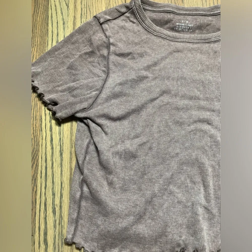 Aerie cropped scalloped ribbed tee medium - Image 2