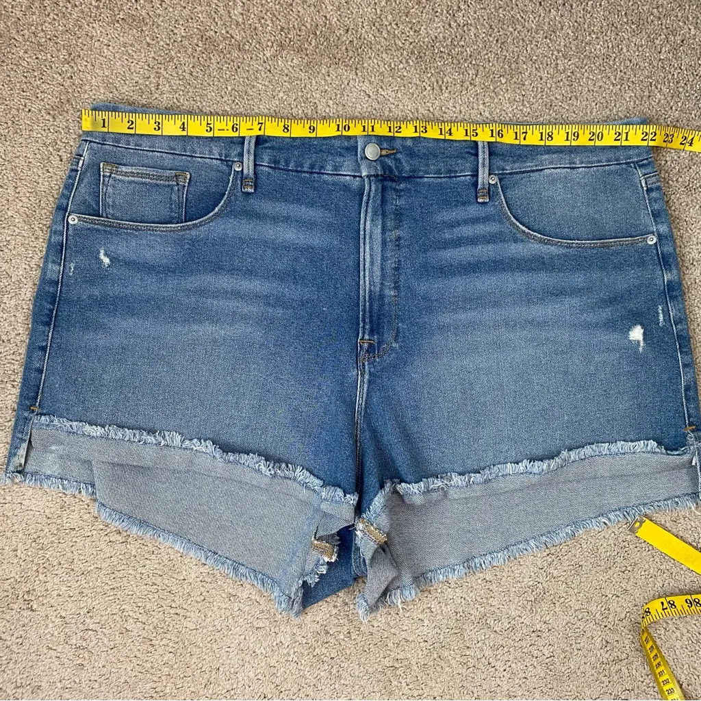 Good‎ American Good Curve Denim Shorts Blue 22 - Image 9
