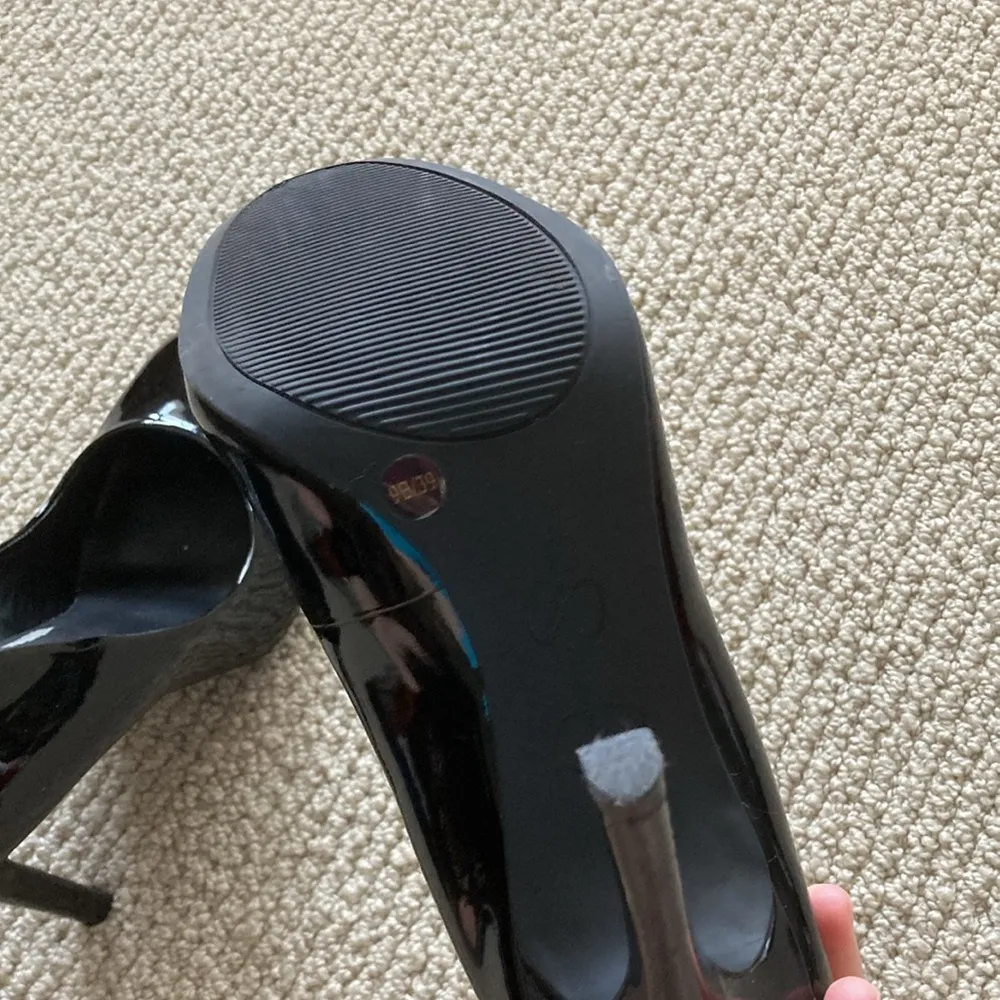 Jessica Simpson Platinum Black Stiletto High Heels Shiny Size 9 Like New - Image 10