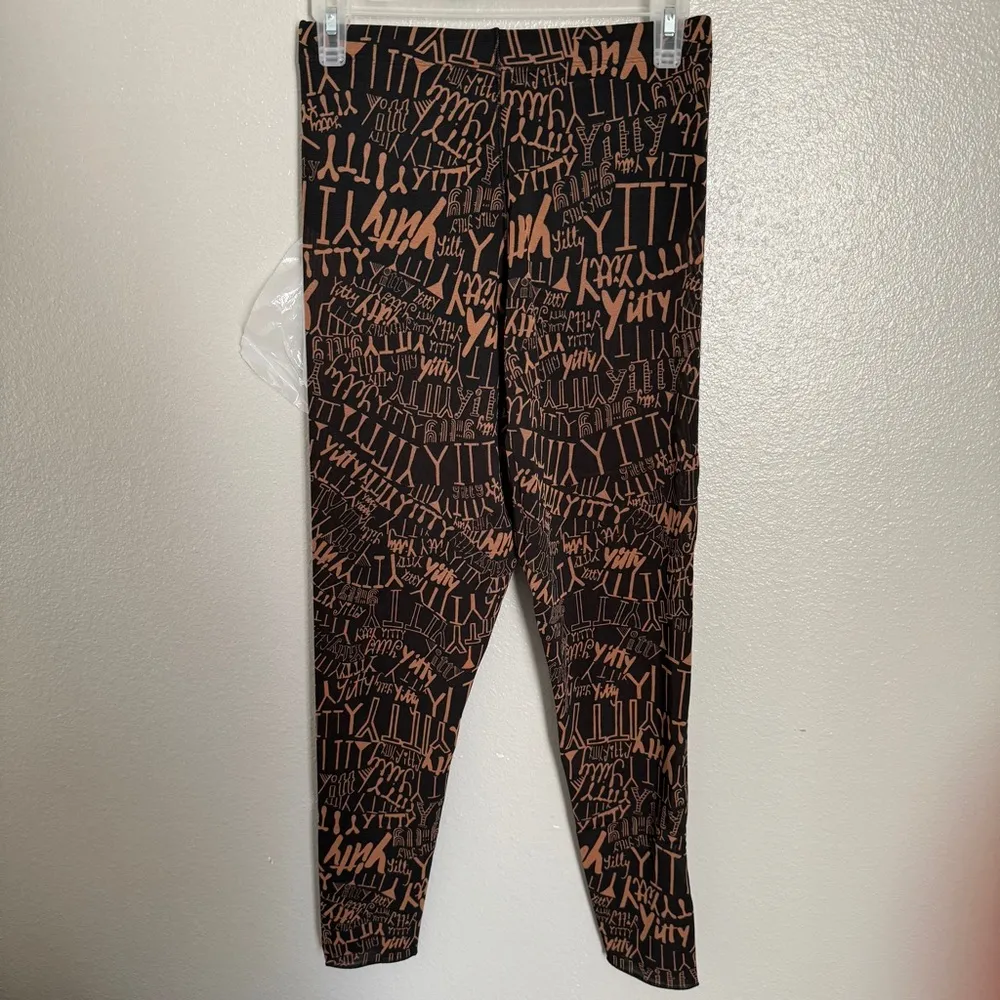 Fabletics/ Yitty legging, smoothing height waist legging, size M - Image 2