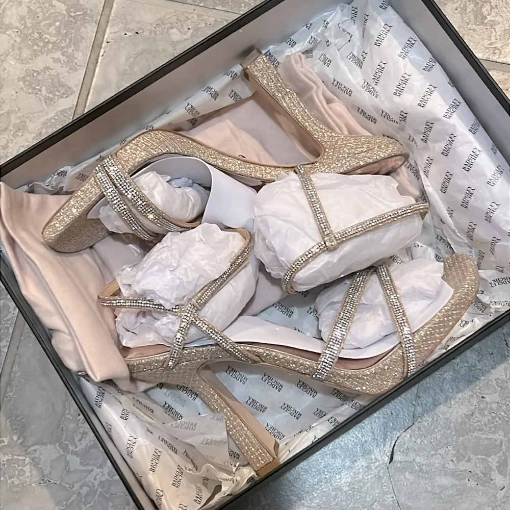 Badgley Mischka Urbana Strappy Heeled Sandals, Rose Gold, Size 7 NEW w/DustBag - Image 5