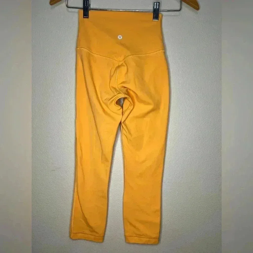 Lululemon Align High-Rise Crop 21"
Mango Dream size 2 - Image 3