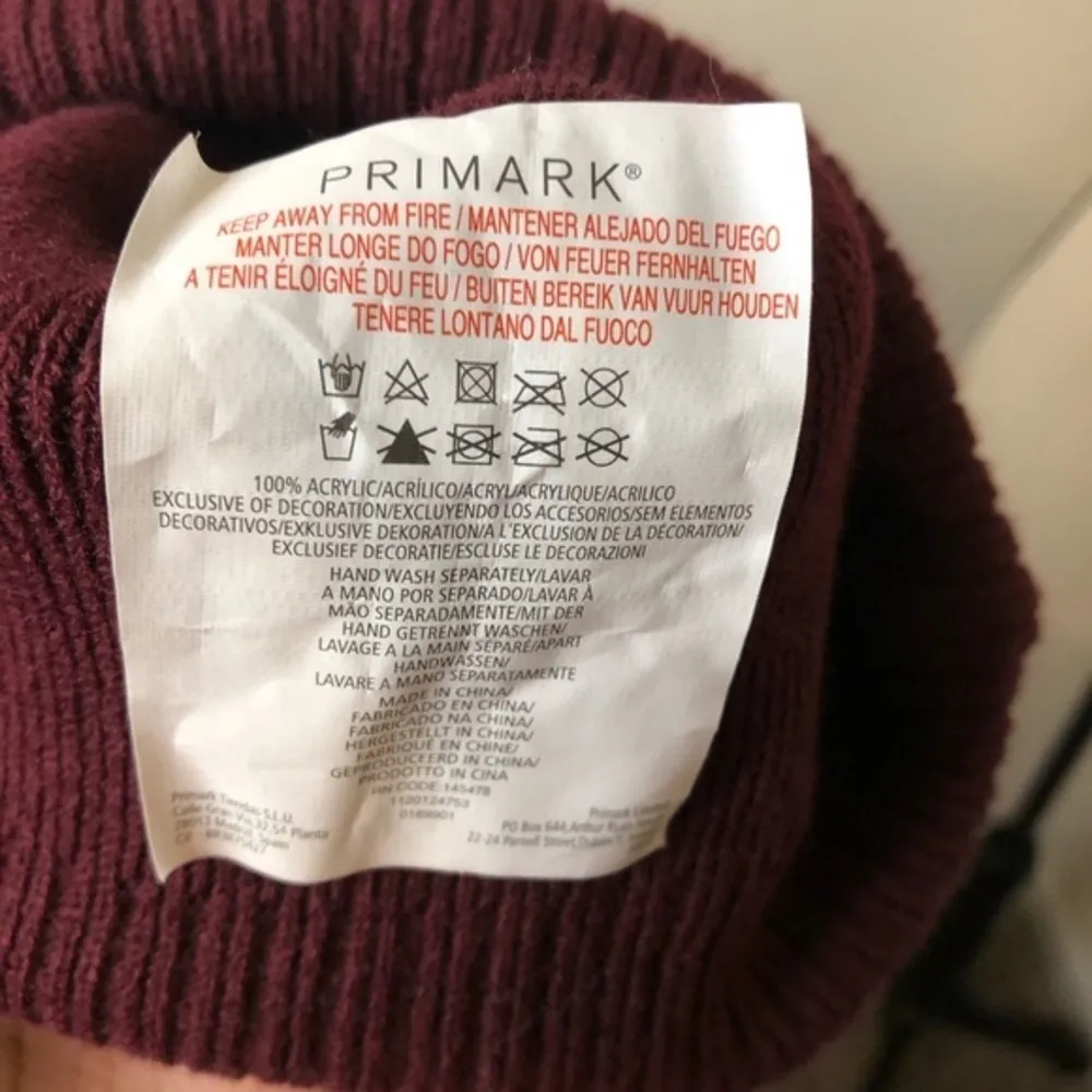 Primark Harry Potter Gryffindor Beanie - Image 5