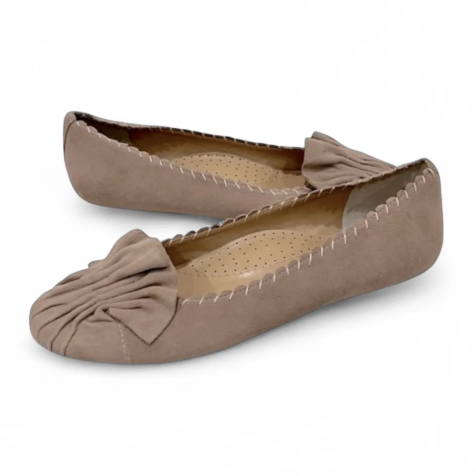 Neiman Marcus Tan Suede Scalloped Ballet Flats with Ruched Bow Detail Size 7 - Image 1