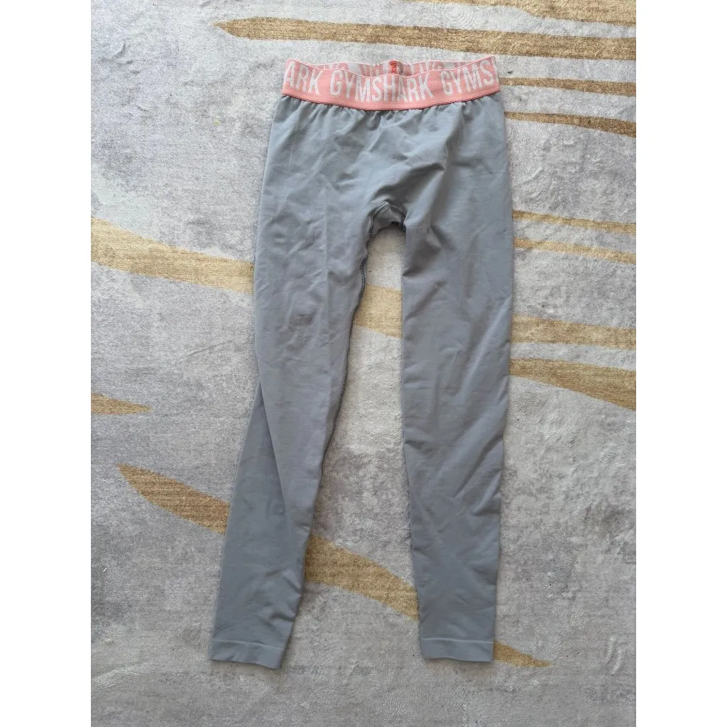 GYMSHARK Gray Peach Logo Waistband Crop Leggings Size Small - Image 5