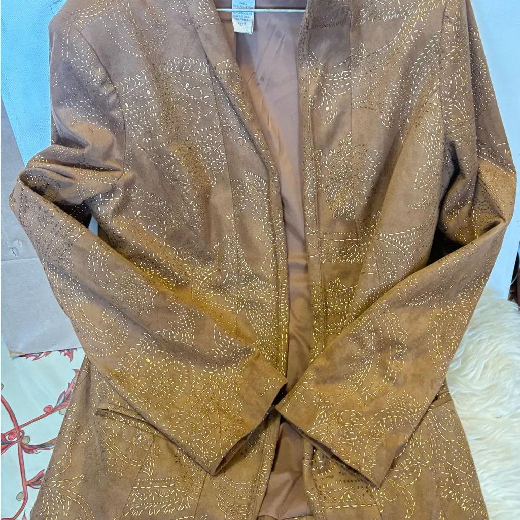Chicos faux suede blazer women’s embellished
Beige/gold jacket - Image 9