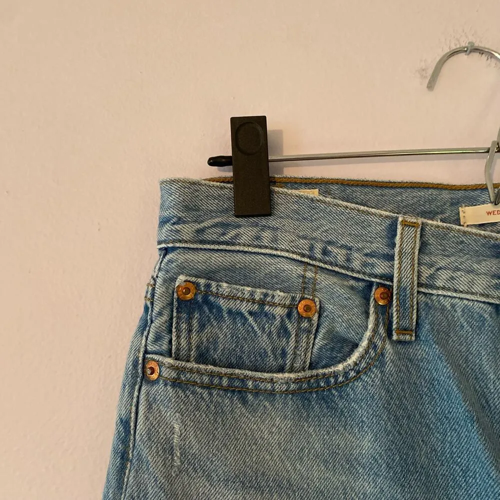 Levi's Premium Women's size 28 Wedgie Straight Light Distressed Button Fly Jeans - Image 7