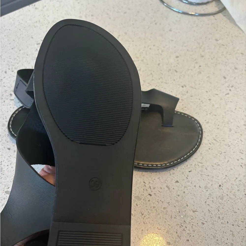 Black Sandals man made leather size 39, Velcro enclosure, NWOT - Image 2