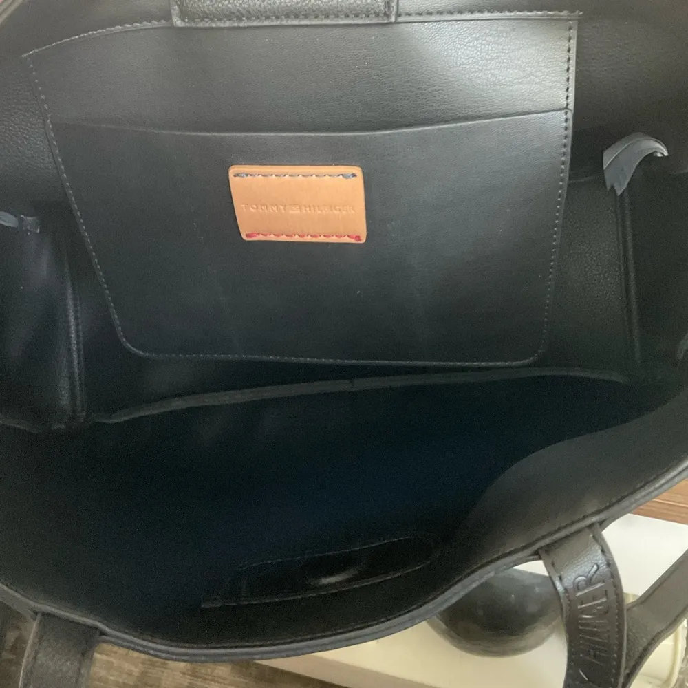 Tommy Hilfiger Black Tote Bag Marleigh Double Face Tote Design 15.5” X 12” - Image 7