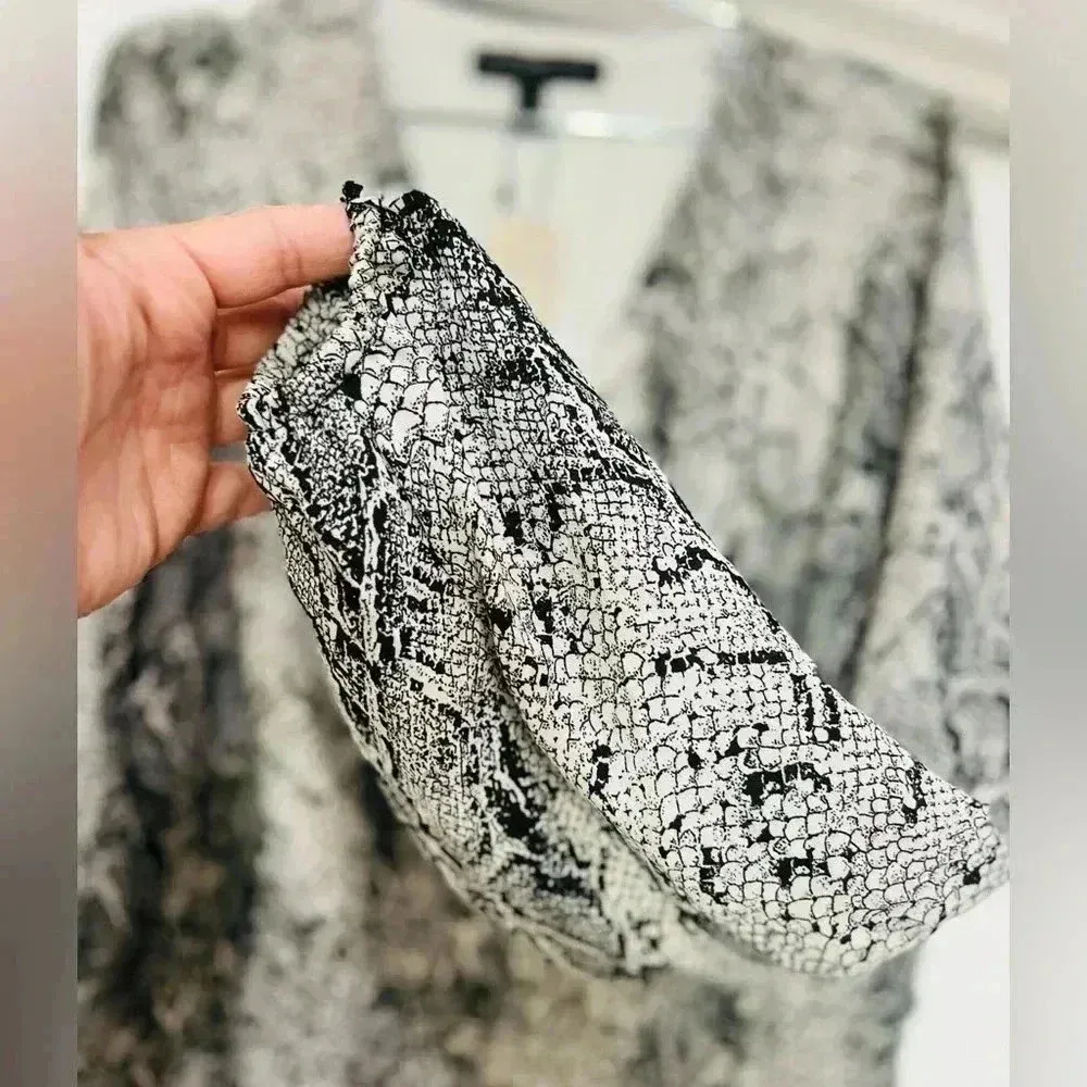 Banana Republic  NWT Python Print Wrap Dress S petite - Image 12