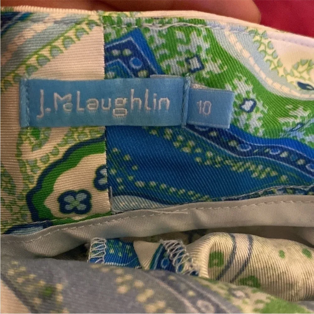 J. McLaughlin 100% silk Cannes morrocan blue Green Paisley shorts size 10 - Image 9