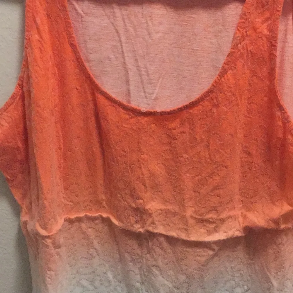 Beautiful orange and white sequin ombré tank. - Image 3