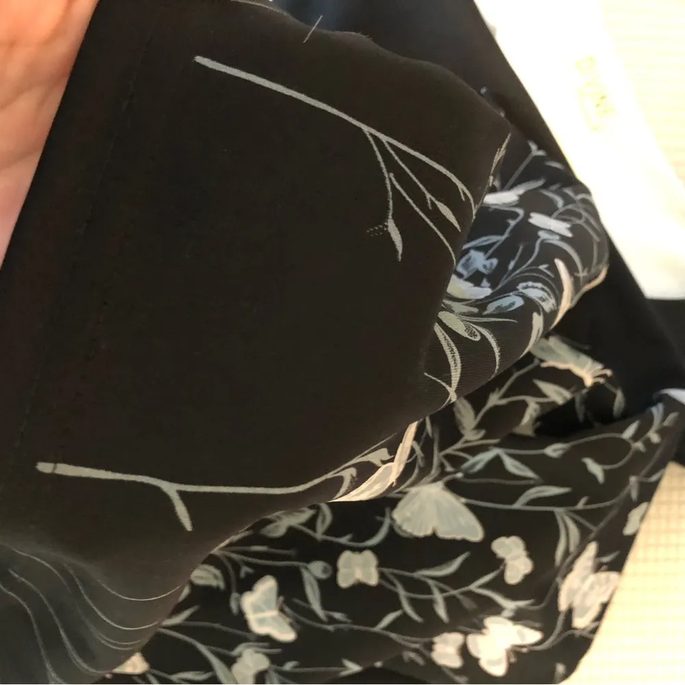 Devine Bkack dress with butterfly print design(textured)grayish blue, cap sleeve Black Size 0 - Image 2