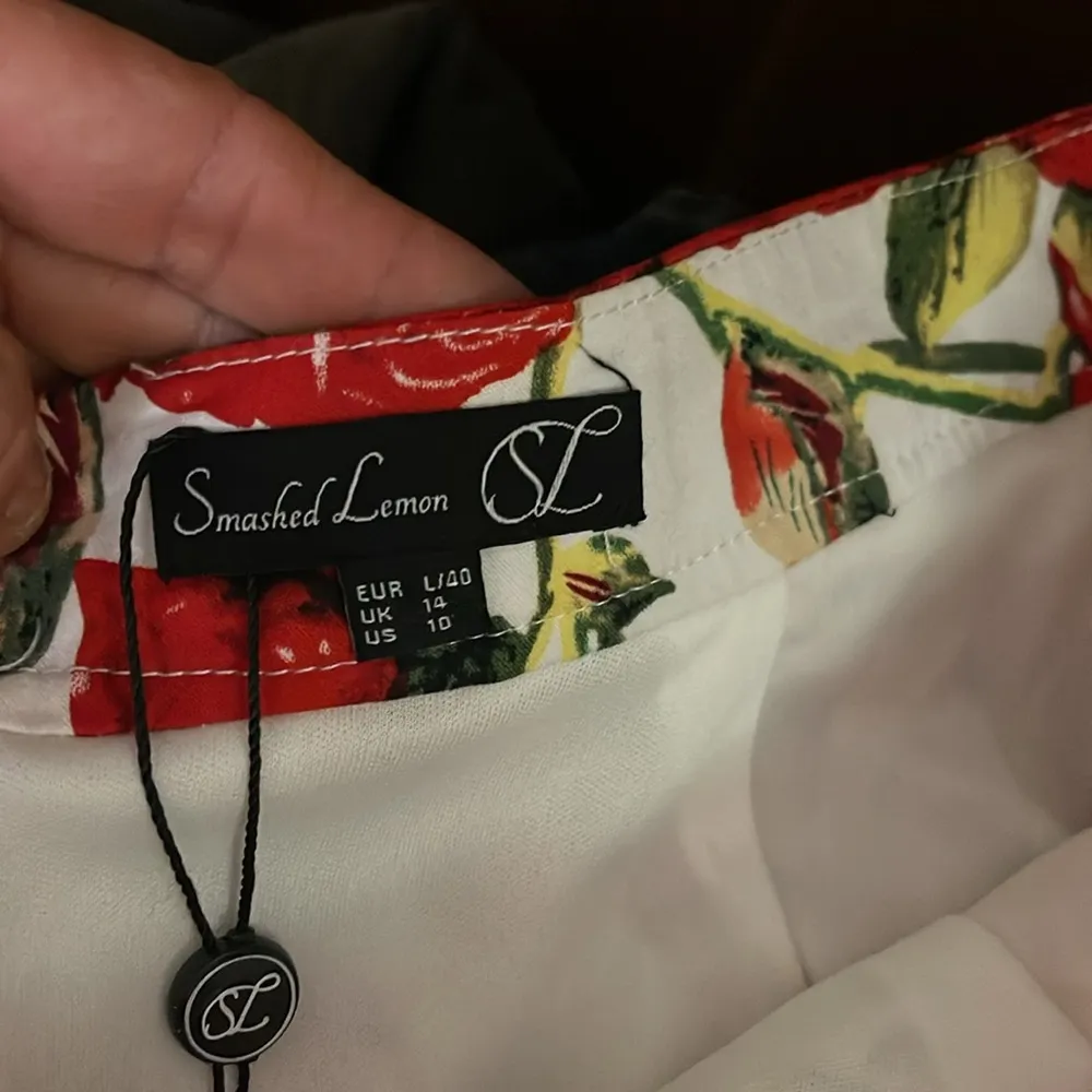 SMASHED LEMON ROSES SKIRT SIZE 10 Red Size L - Image 5