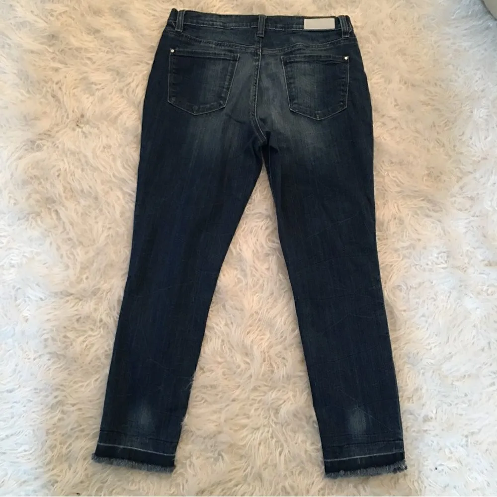DKNY ABOVE ANKLE DISTRESS FADE JEANS - Image 5