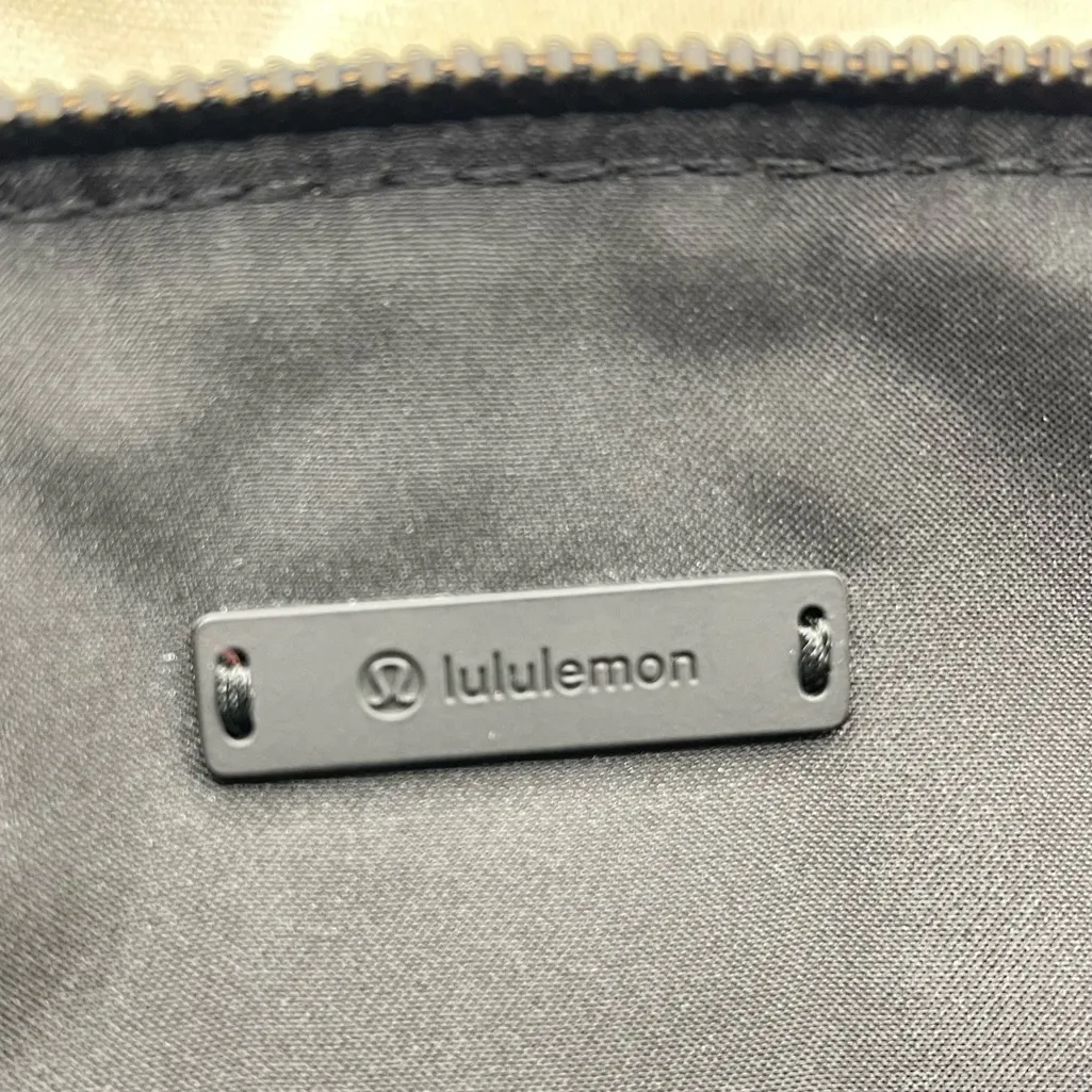 Lululemon All Night Festival Bag Vol 5 L  in Angel Wing - Image 9