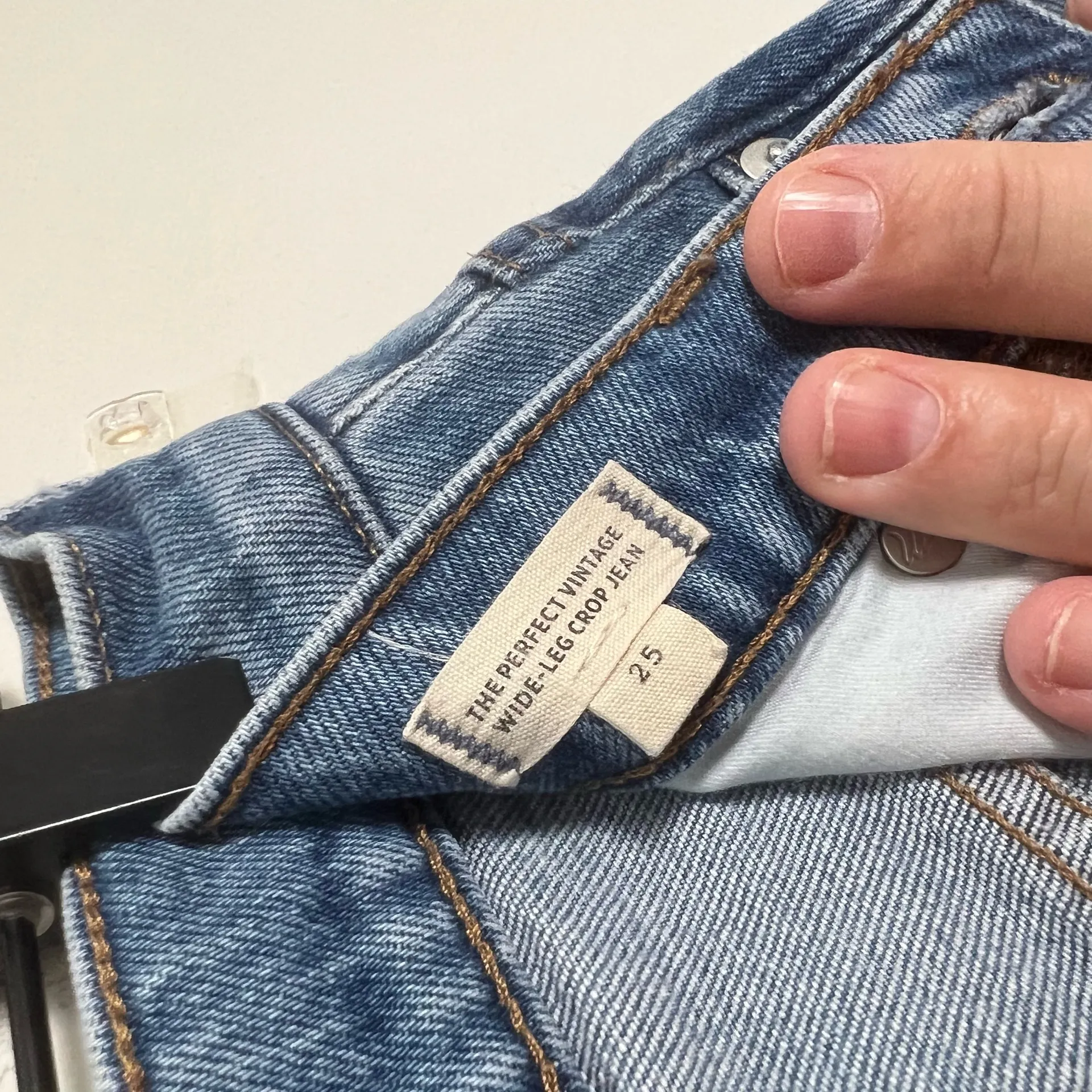 MADEWELL- The Perfect Vintage Wide-Leg Crop Jean in Catlin Wash Size 25 - Image 6