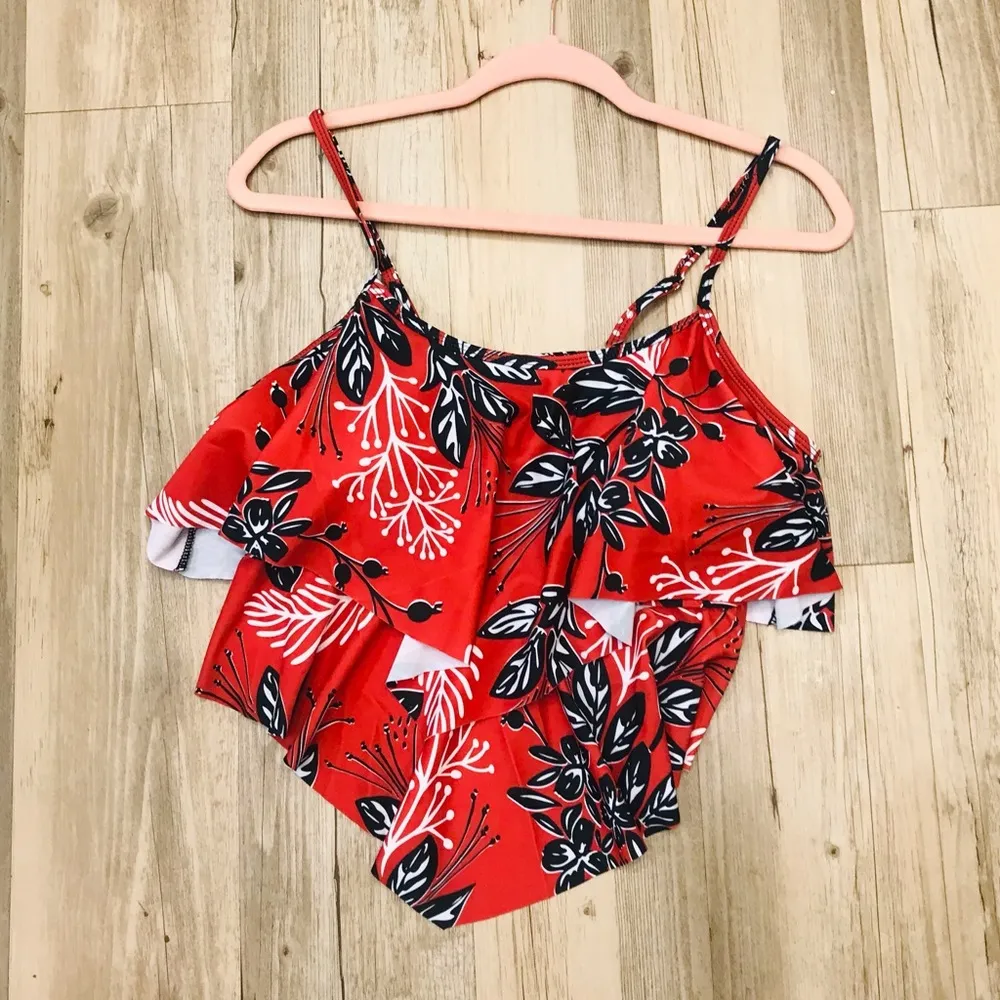 New Boutique floral orangish red and black swimsuit top size XL - Image 2