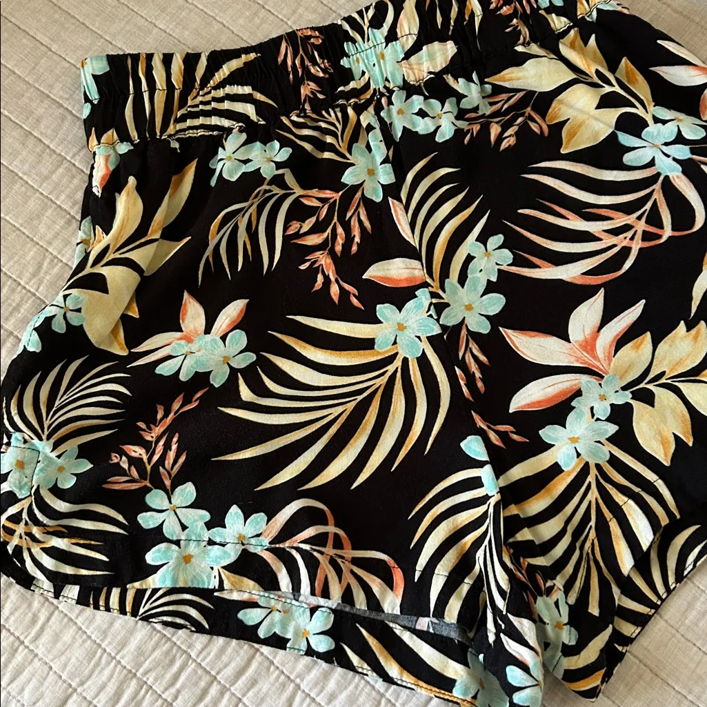 Rip curl black floral tropical pull on elastic waist lounge beach shorts XS - Image 2