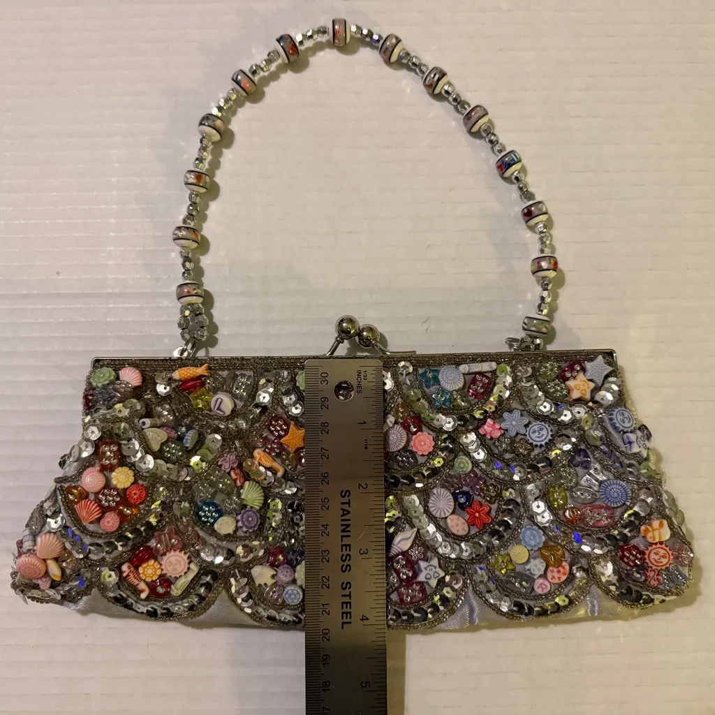 Vintage Evening Kisslock Hand Sewn Kitchy Sequin Charm Satin Lined Bag Purse - Image 4