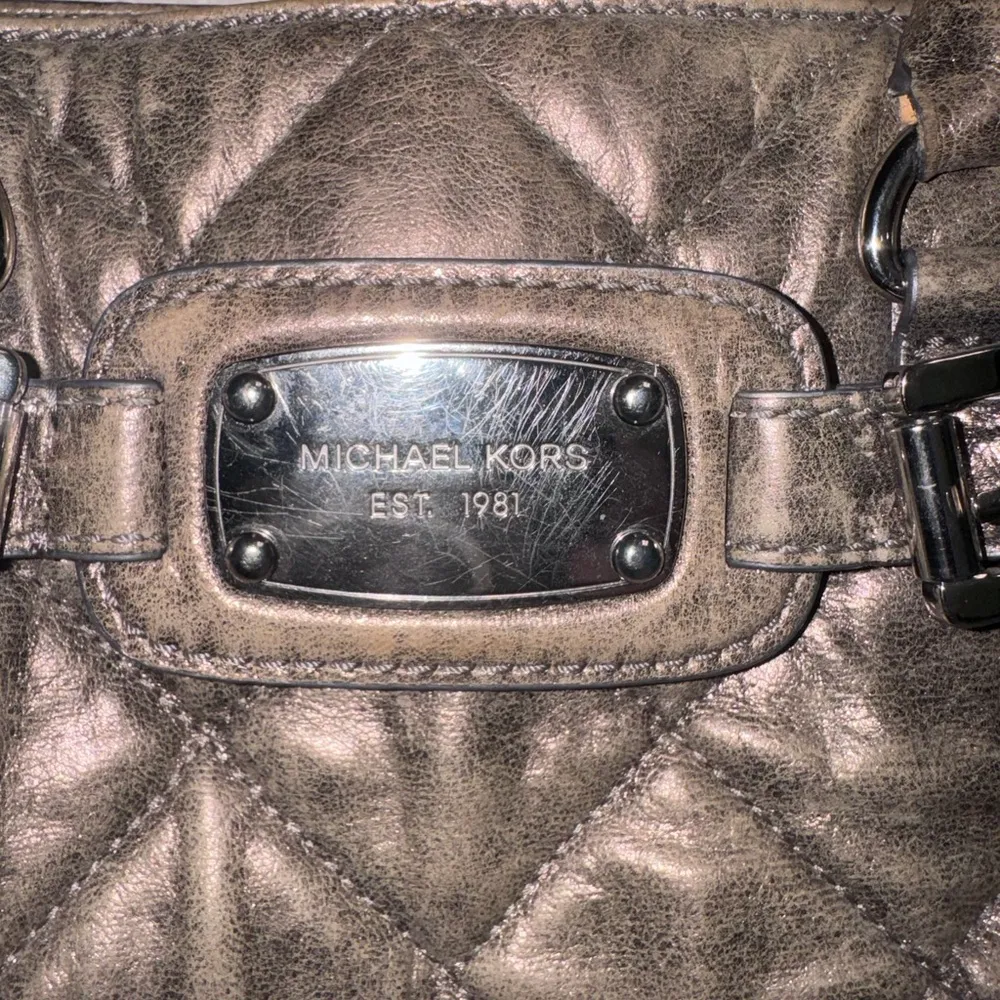 Michael Kors Silver Tan Quilted Satchel GUC - Image 4