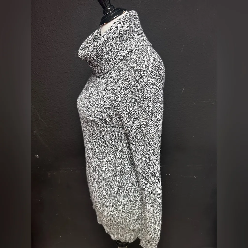 Abercrombie & Fitch black gray marled chunky turtleneck sweater Size S EUC - Image 3