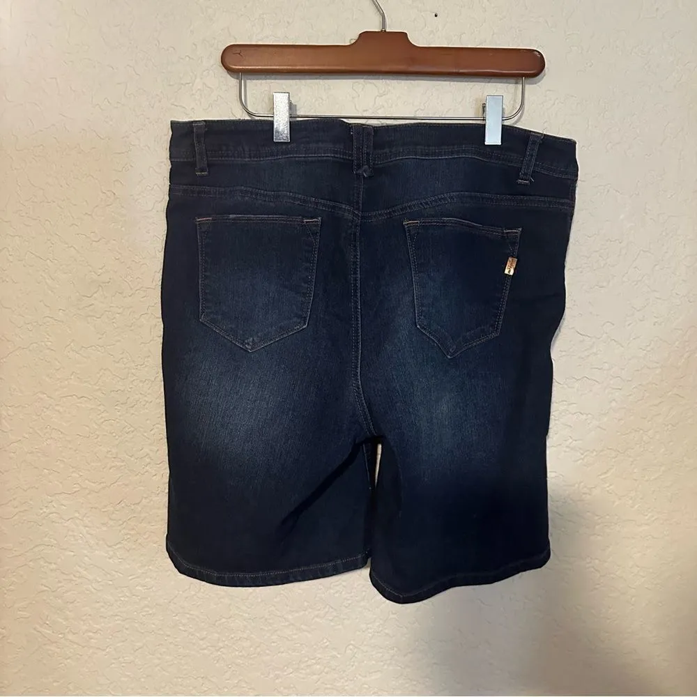 1822 Denim Dark Wash Lightly Distressed Denim Stretchy Shorts Size 14 - Image 9