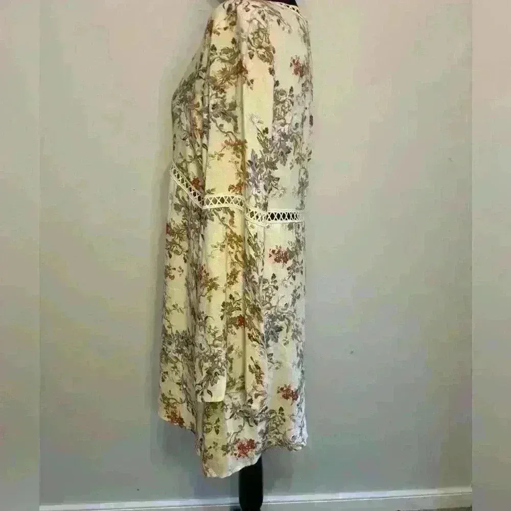 WAYF Revolve Pembrook Swing Dress Beige Floral Crochet Size Medium - Image 6