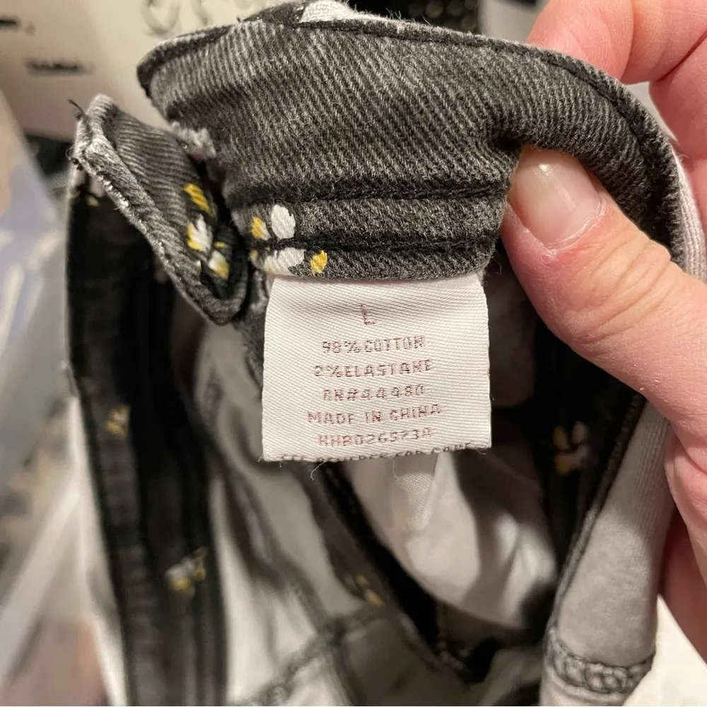 Cute dark denim buttercup floral overall shortys pockets Tinseltown - Image 9